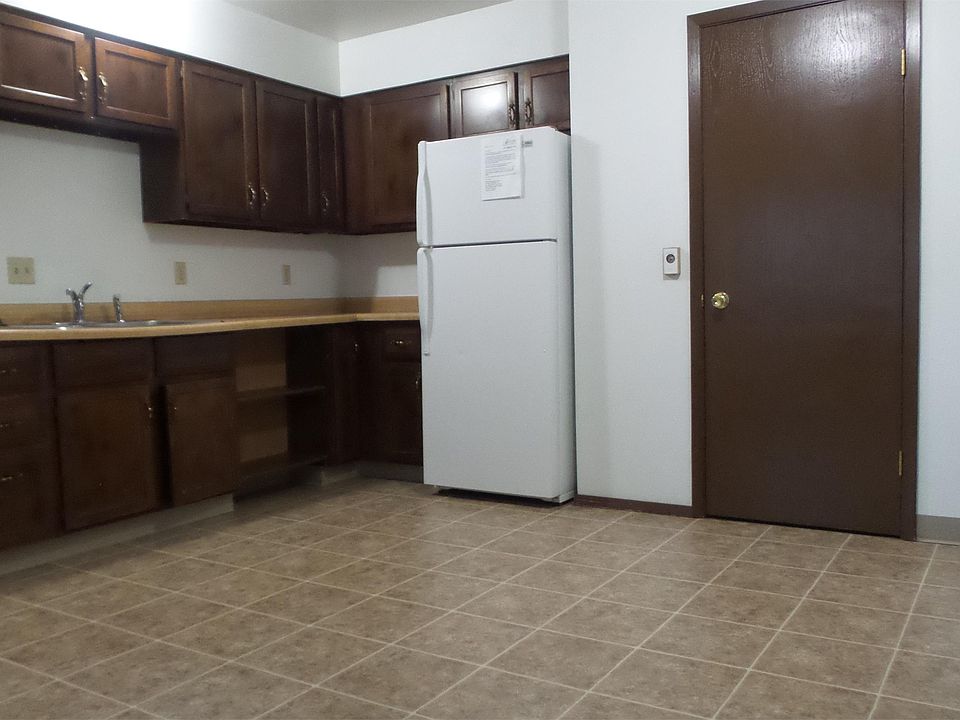 2nd image of 165 Columbine Dr APT 1