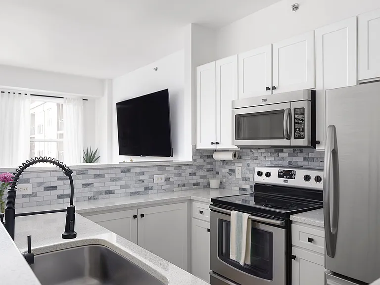 1315 East Blvd #502 — Photo 4