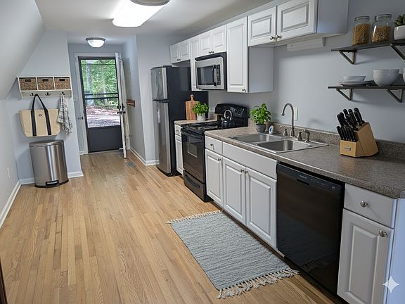 Virtually staged kitchen