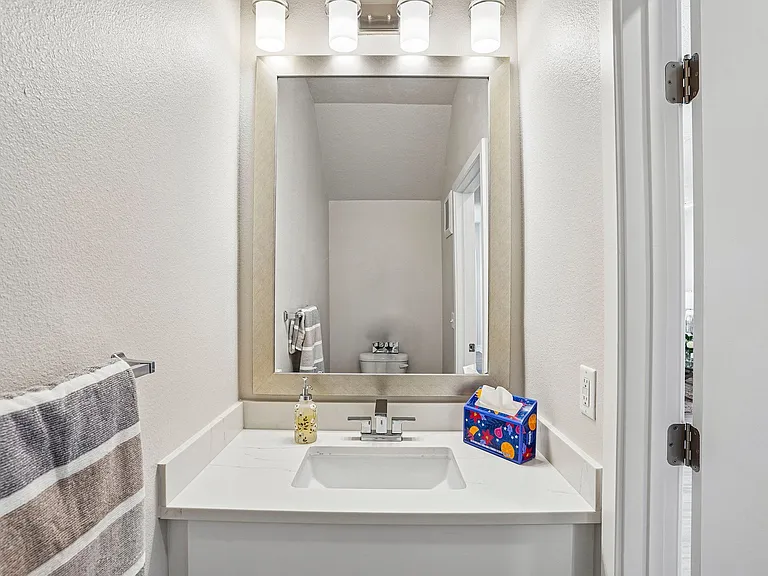 Lake Tavares Apartments — Photo 26