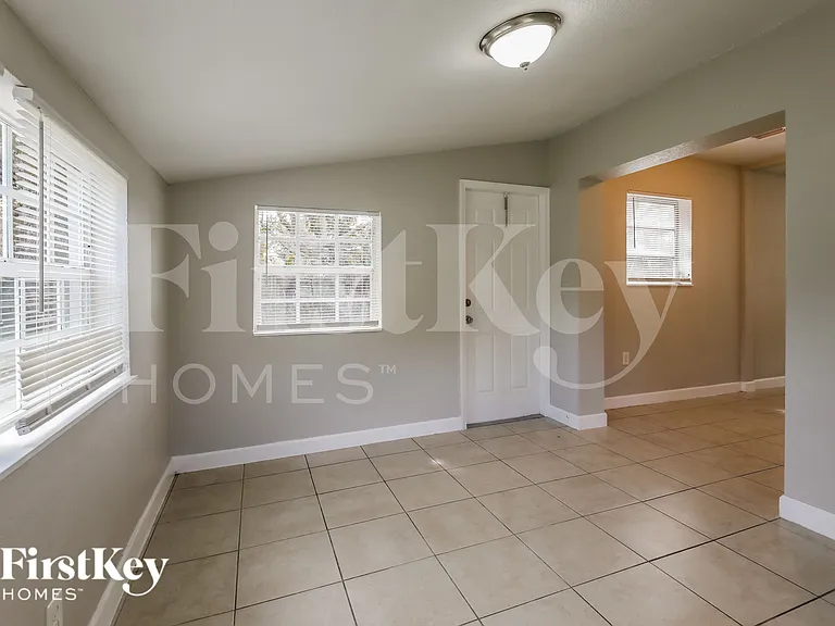 1250 NE 207th Ter — Photo 8