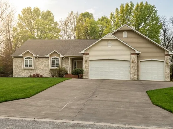 707 Deer Trail St., Parsons, KS 67357