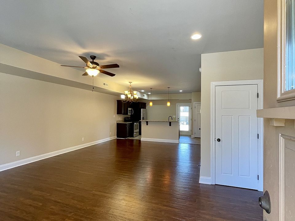 1st image of 123 Portico St #1