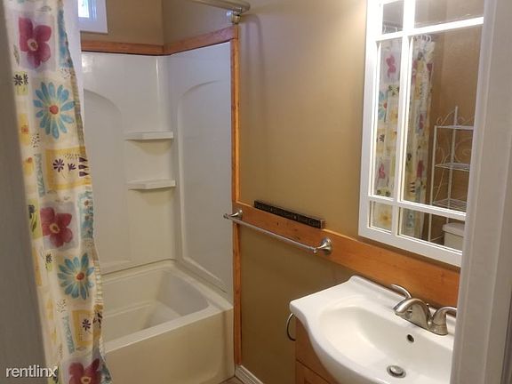 3rd image of 3220 Jeter Ave