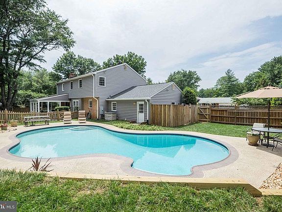 3rd image of 2537 Oak Valley Dr