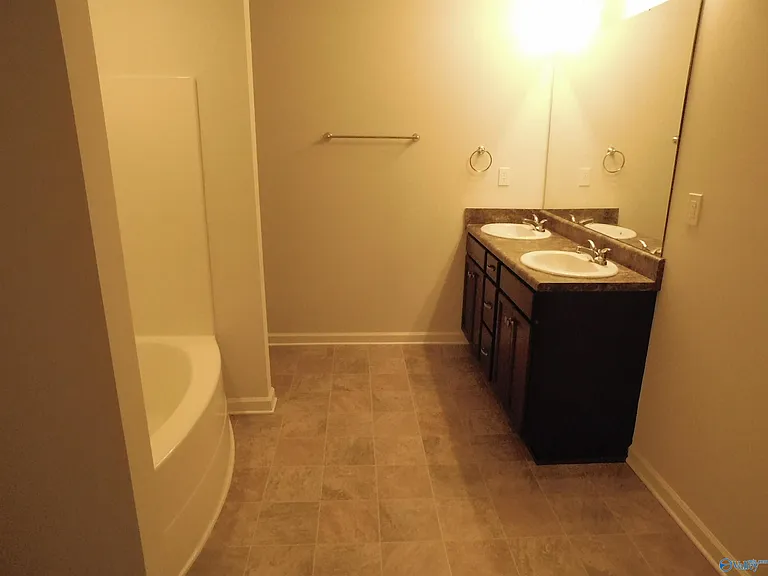136 Winstead Cir — Photo 19