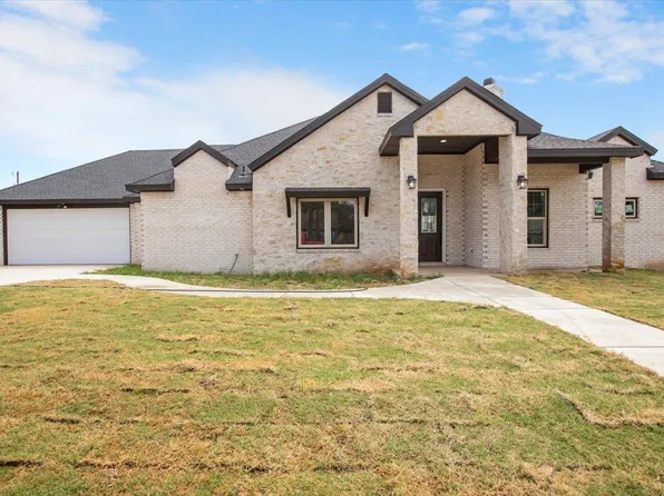 2117 Mustang Dr, Levelland, TX 79336