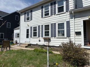 1 Veteran Rd, Woburn, MA 01801