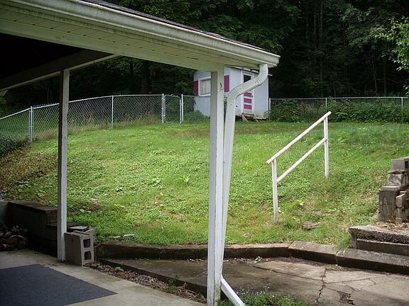 3rd image of 705 S Perry St