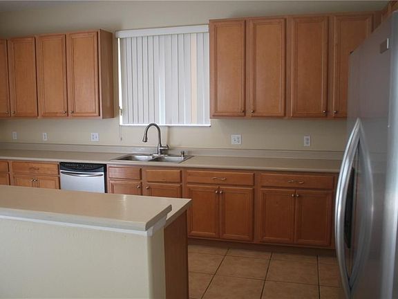 4th image of 1049 Berkeley Dr