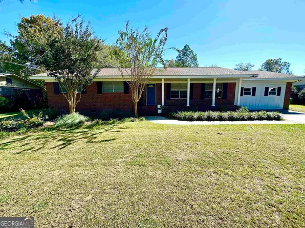 2427 Madison Dr, Tifton, GA 31793