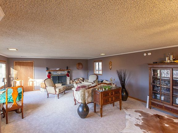 2nd image of 1714 N Astor Ct