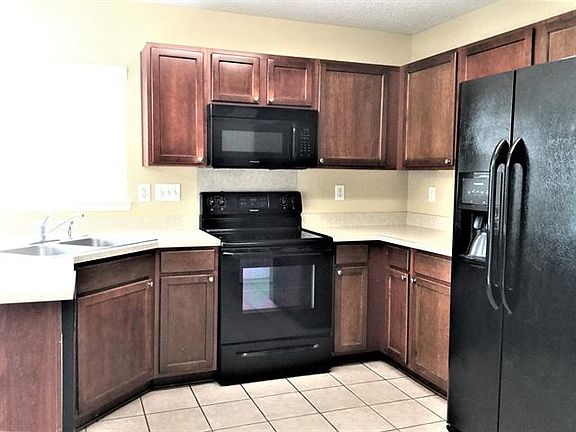 4th image of 3749 Dashiel Dr #2
