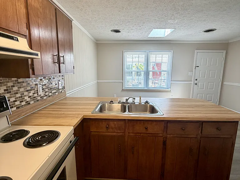 2267 Waterlick Rd #B — Photo 5