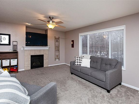 4th image of 3303 SW Applewood St
