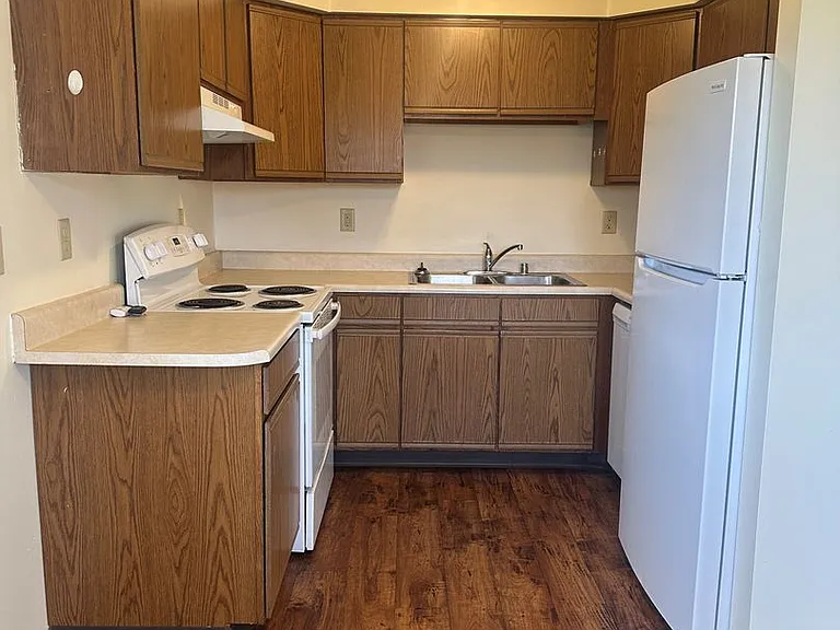 2035-2085 W Packer Ave — Photo 9