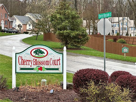 3rd image of 714 Cherry Blossom Ct