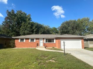2217 S Pickwick Ave, Springfield, MO 65804