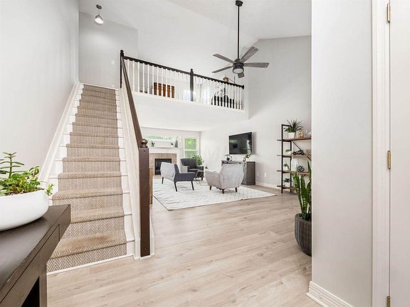 4th image of 63 Gold Meadow Dr