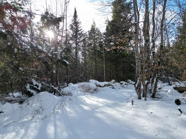 16 Crooked Pond Road, Lincoln, ME 04457