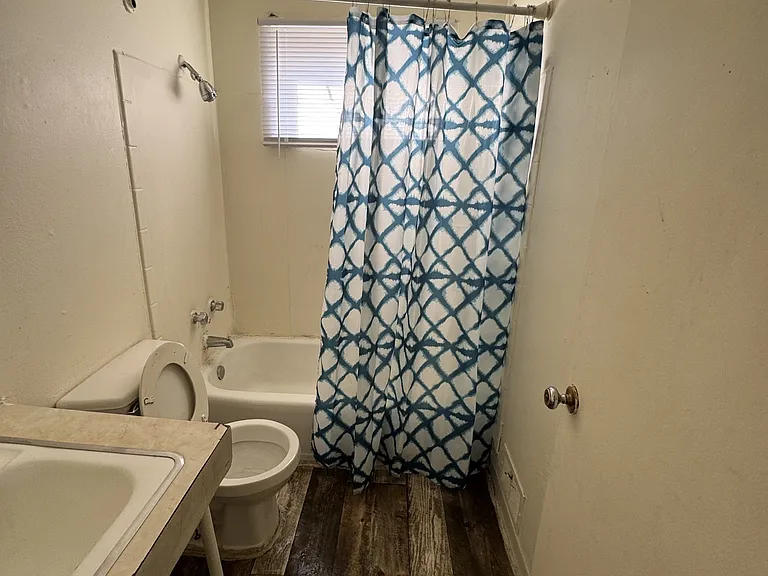 8940 W Carmen Ave #3 — Photo 3