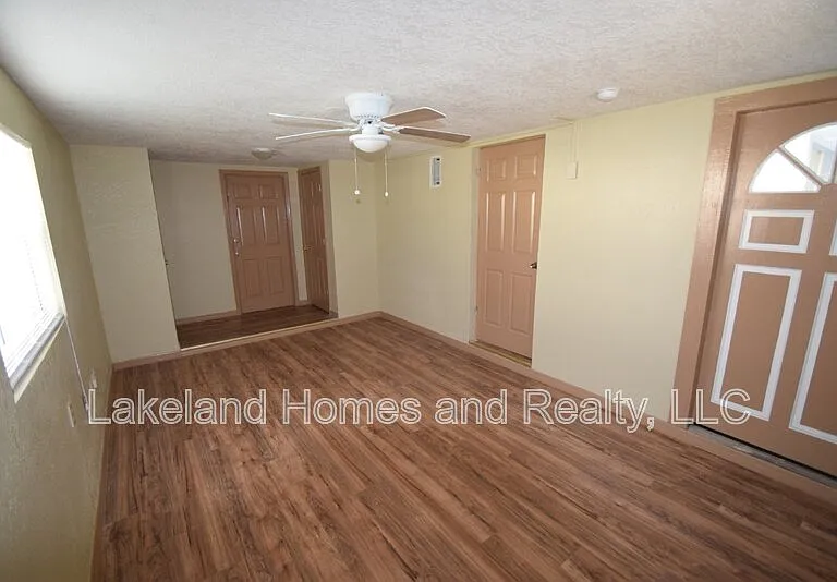522 Oakland Rd — Photo 9