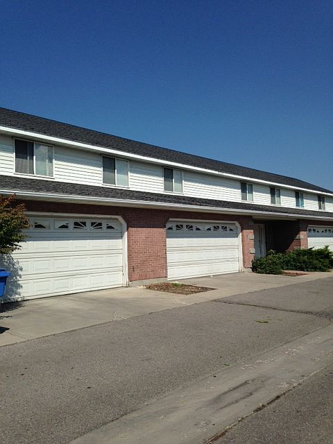2nd image of 1017 N 180 W #4