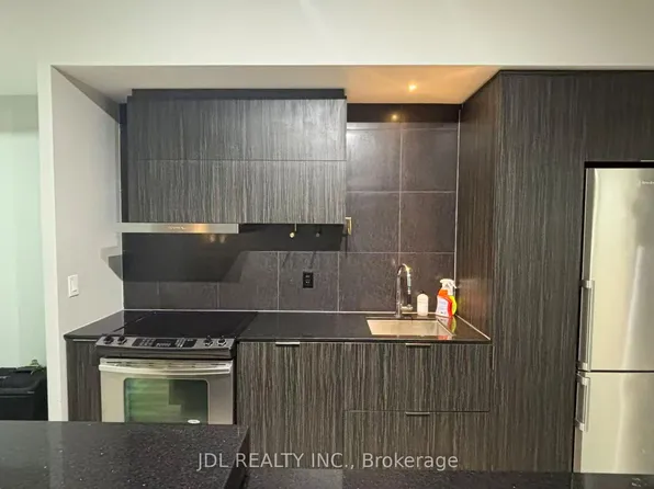 101 Charles St E, Toronto, ON