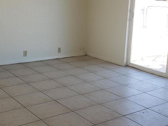 4th image of 16848 Odell Ave