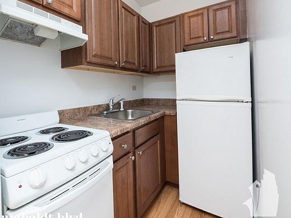 2nd image of 1852 N Humboldt Blvd #1825