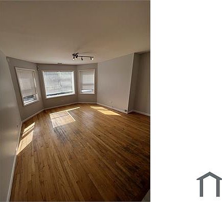 3rd image of 326 N Hamlin Ave