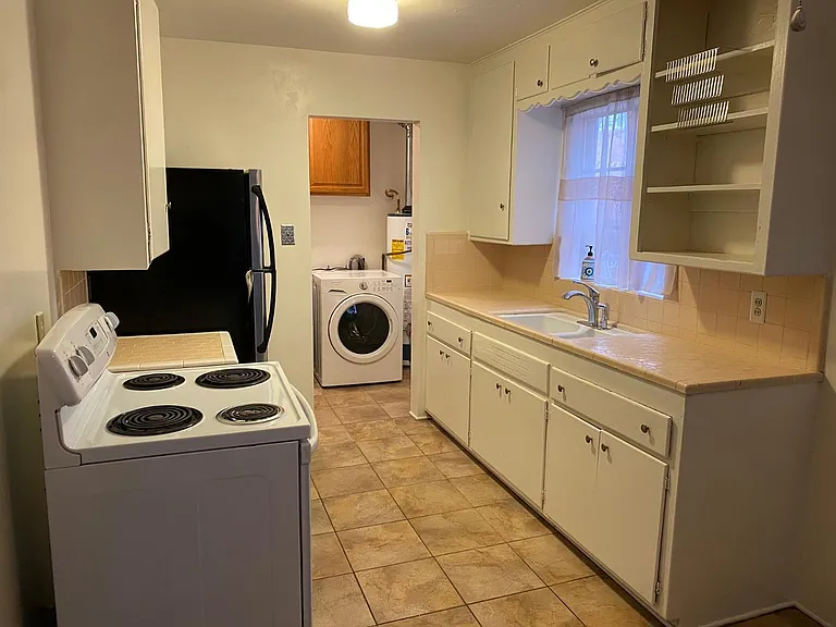 307 Madison St NE — Photo 11
