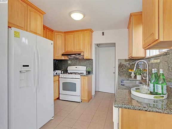 4th image of 2732 106th Ave