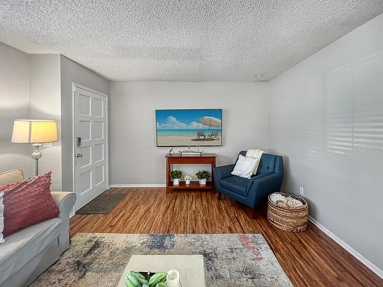 5118 Savannah St — Photo 9