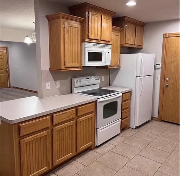 4324 Huntly Dr — Photo 6