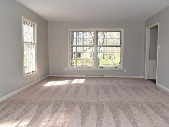 5th image of 7275 Whitehall Dr