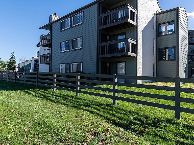 Building exterior & landscaping