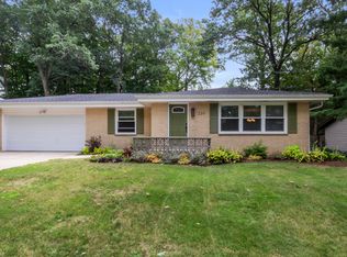 239 Pearson Dr, Lake Geneva, WI 53147