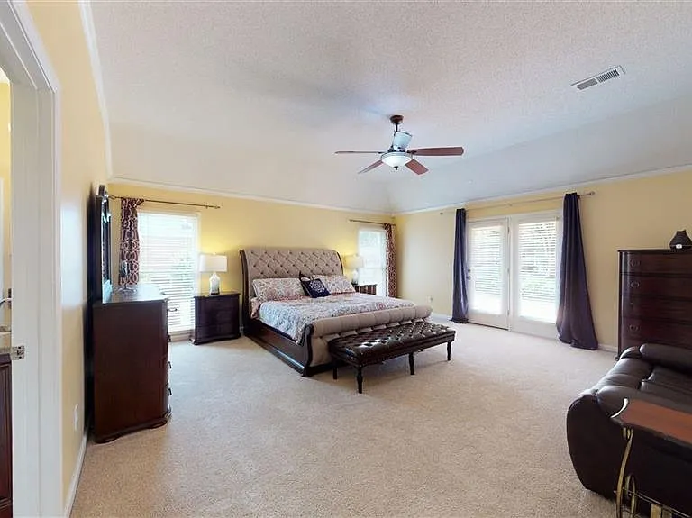 605 Alexandria Dr — Photo 8