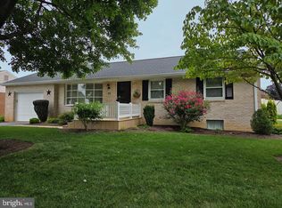 25 Homestead Dr, Lancaster, PA 17602