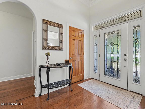 3rd image of 5562 Diamondhead Dr E