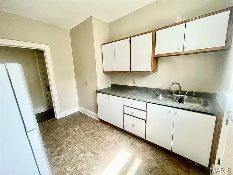 2406 Edison Ave — Photo 22