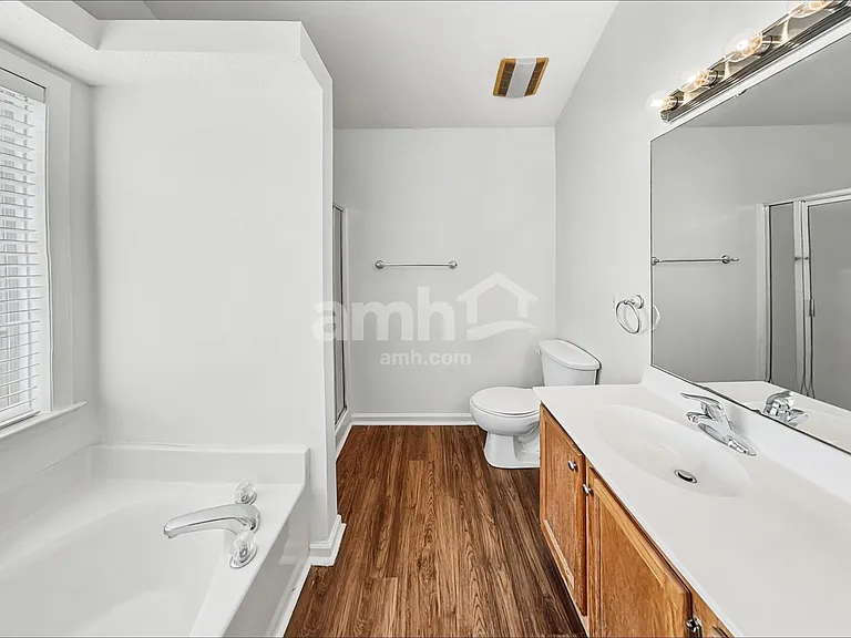 4902 Hunters Blf — Photo 11