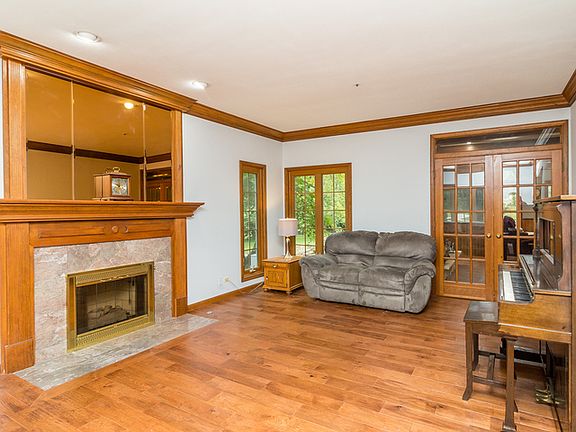 4th image of 5828 Blue Heron Dr