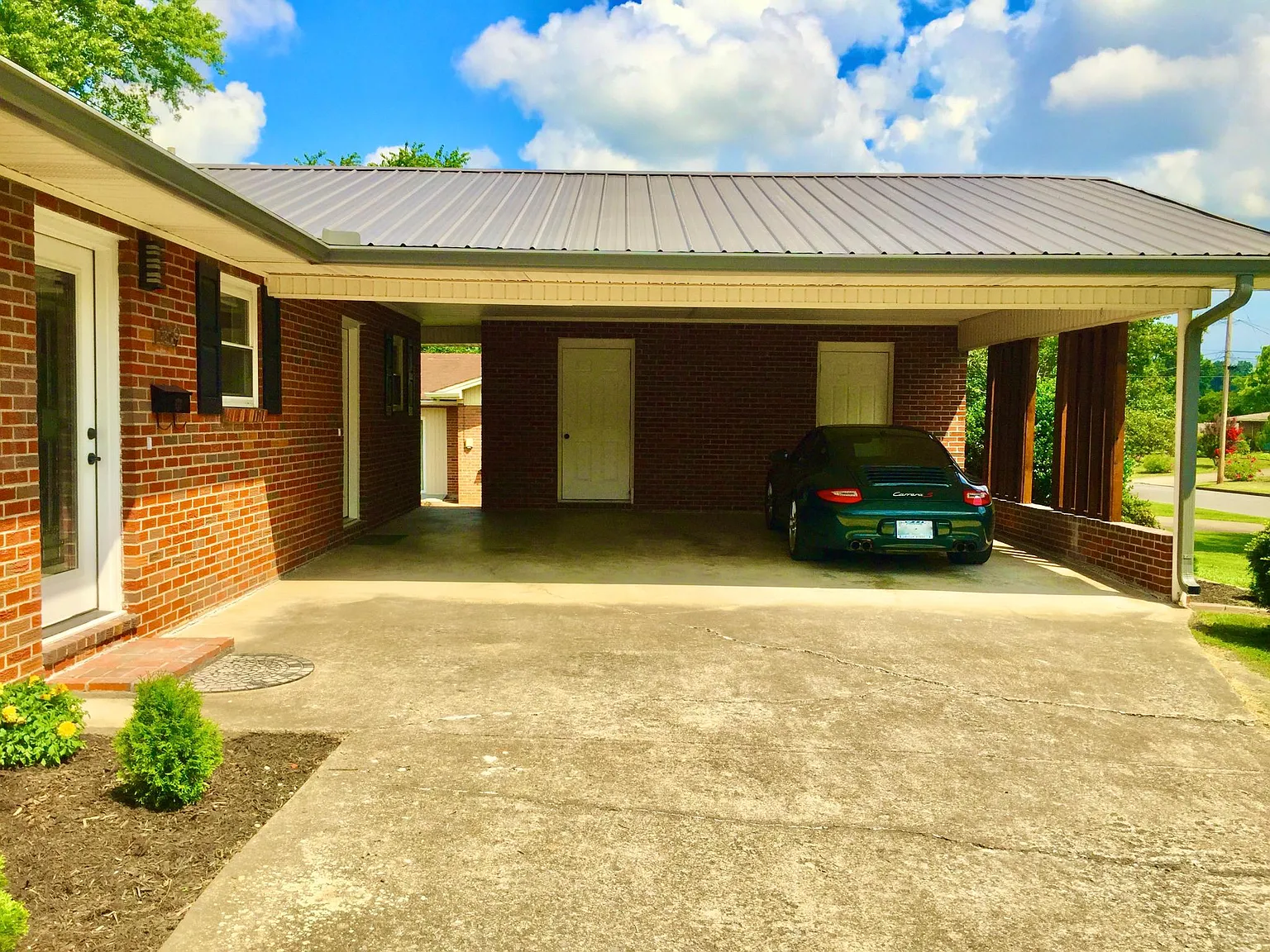 3 bed, 1526 sqft, $2,100 — Photo 1
