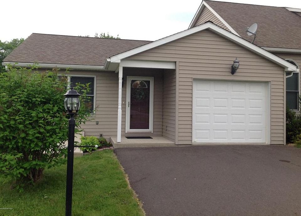 1st image of 106 Lexington Dr