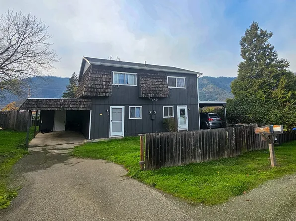 165 Loop Rd, Myrtle Creek, OR 97457