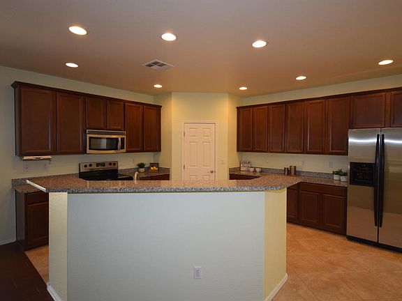 2nd image of 530 E Pasture Canyon Dr