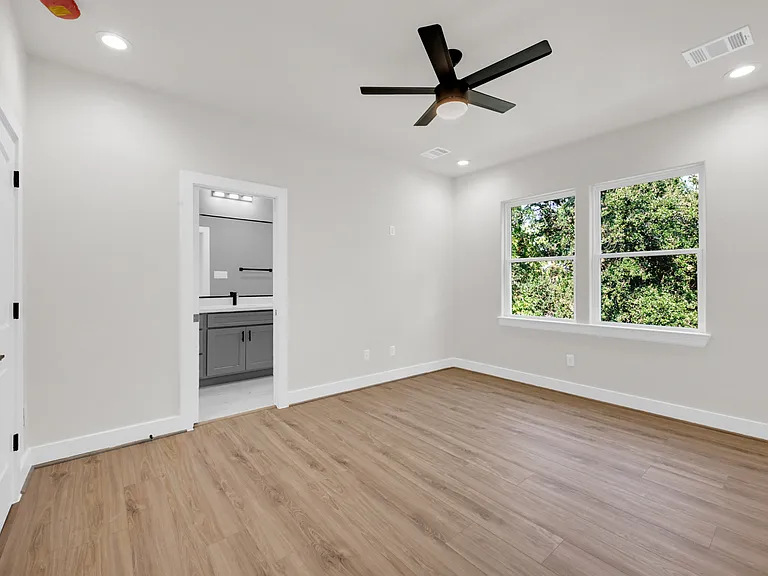 715 Service St #B — Photo 22