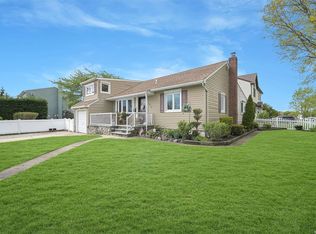 3831 Cordwood Ln, Seaford, NY 11783